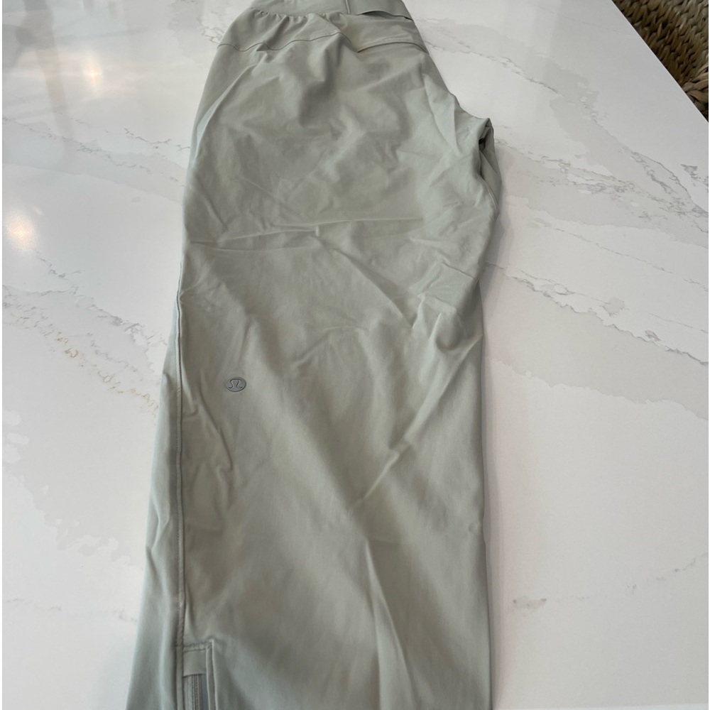 Great Condition Sz L. Lulu Surge Jogger